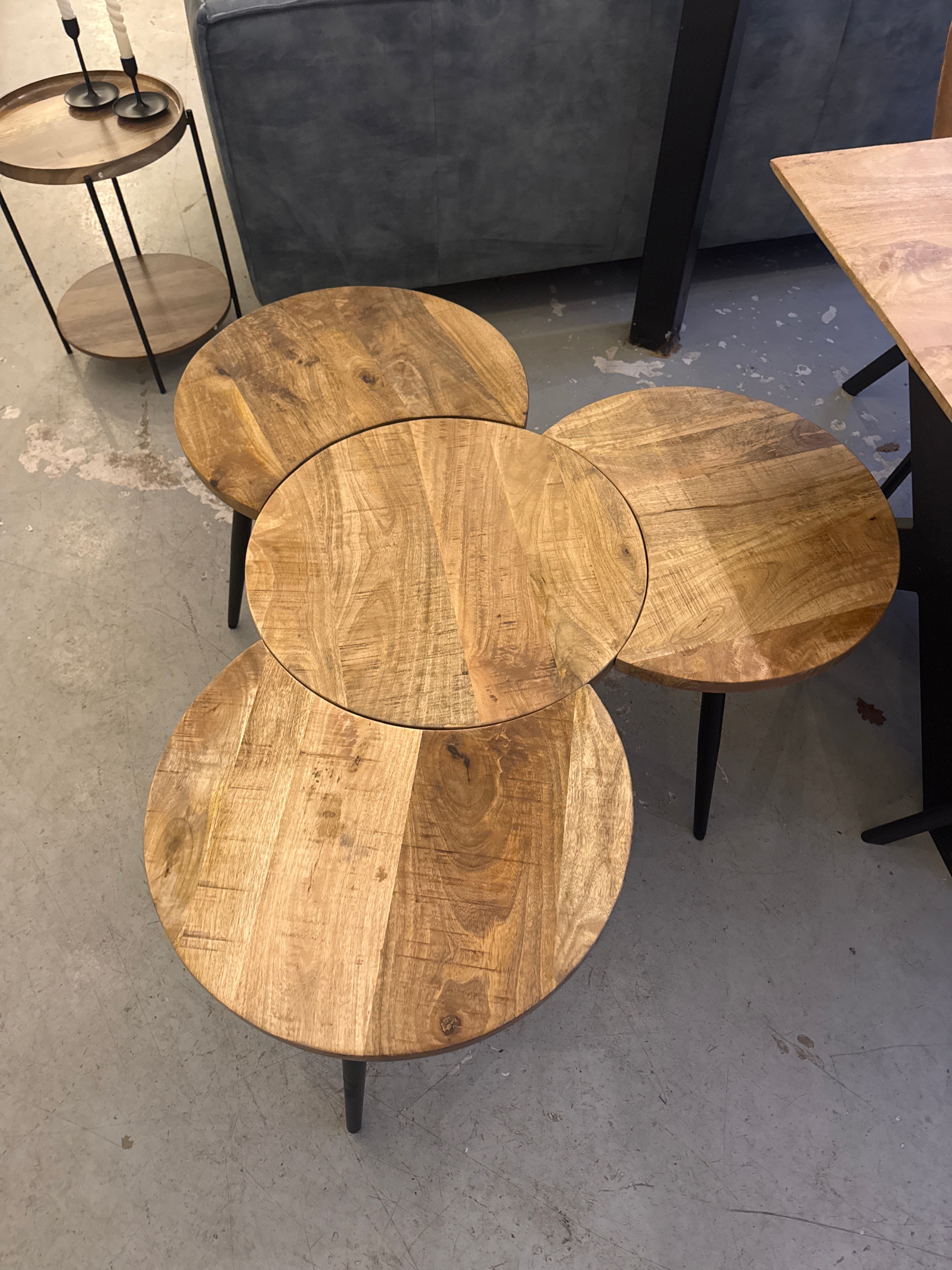 Salontafel Set Wim van 4 – Mangohout – Rond Bijzettafels – Industrieel